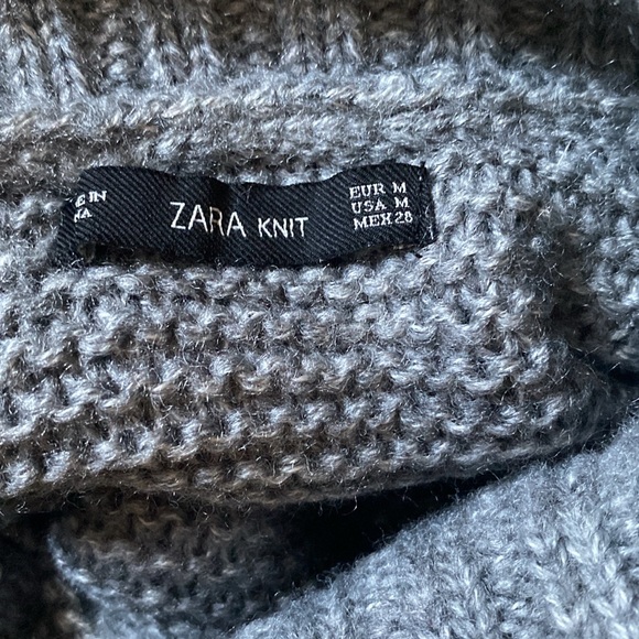 Zara Women’s Turtleneck Oversized Sweater Sz Medium - Picture 3 of 6